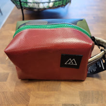 Load image into Gallery viewer, Metamorphic Gear - Quartz Dopp Kit